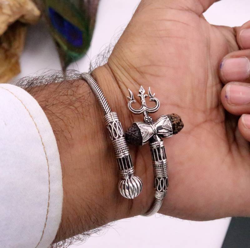 925 Sterling Handgemachte Wunderschöne Rudraksha Perlen Shiva Trident Kada Bahubali Vintage Designer Armband Unisex Nsk82 von TribalOrnaments