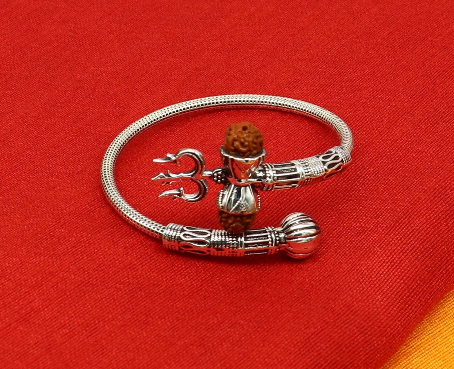 925 Sterling Silber Handarbeit Lord Shiva Trident Trishul Mit Rudraksha Armreif Göttliche Armband Kada, Bestes Geschenk Für Mädchen Oder Jungen von TribalOrnaments