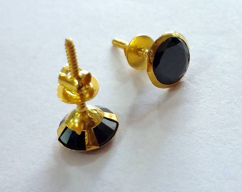 Echte 18K Gelb Gold Handgefertigt Fabelhafte Schwarzen Onyx Stein Ausgezeichnete Antik Vintage-Design Ohrstecker Paar Unisex Schmuck von TribalOrnaments