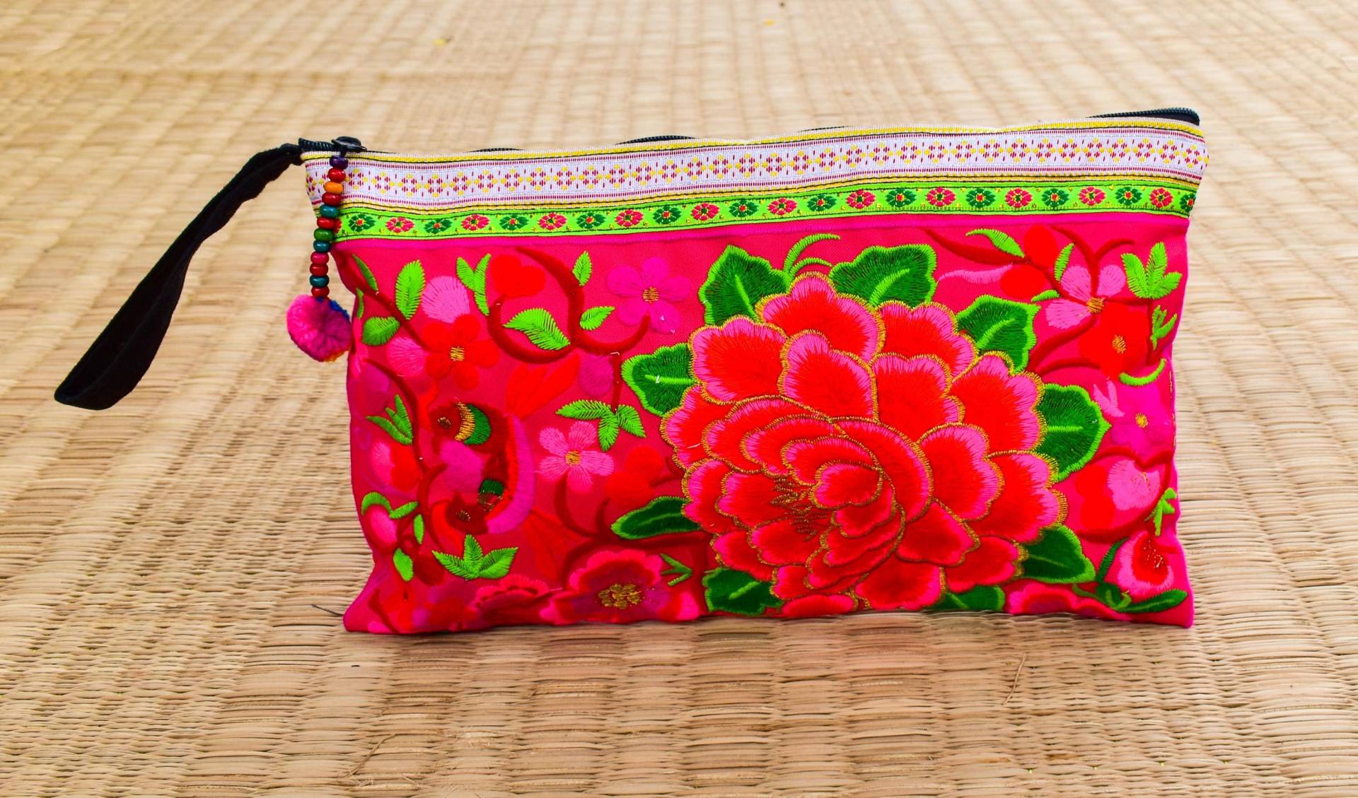 Bestickte Clutch Aus Baumwolle Hill Tribe Stoff, Handschlaufe von TribalandHipster