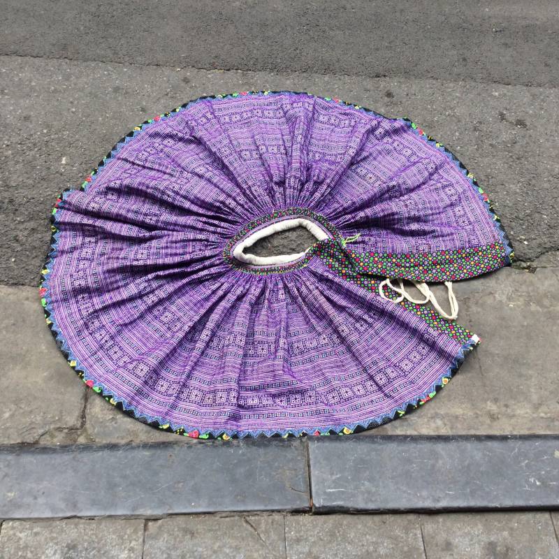 Vintage Stammes Hmong Bestickt Baumwolle Wolle Rock Im Norden Von Vietnam von TribalhandmadeStore