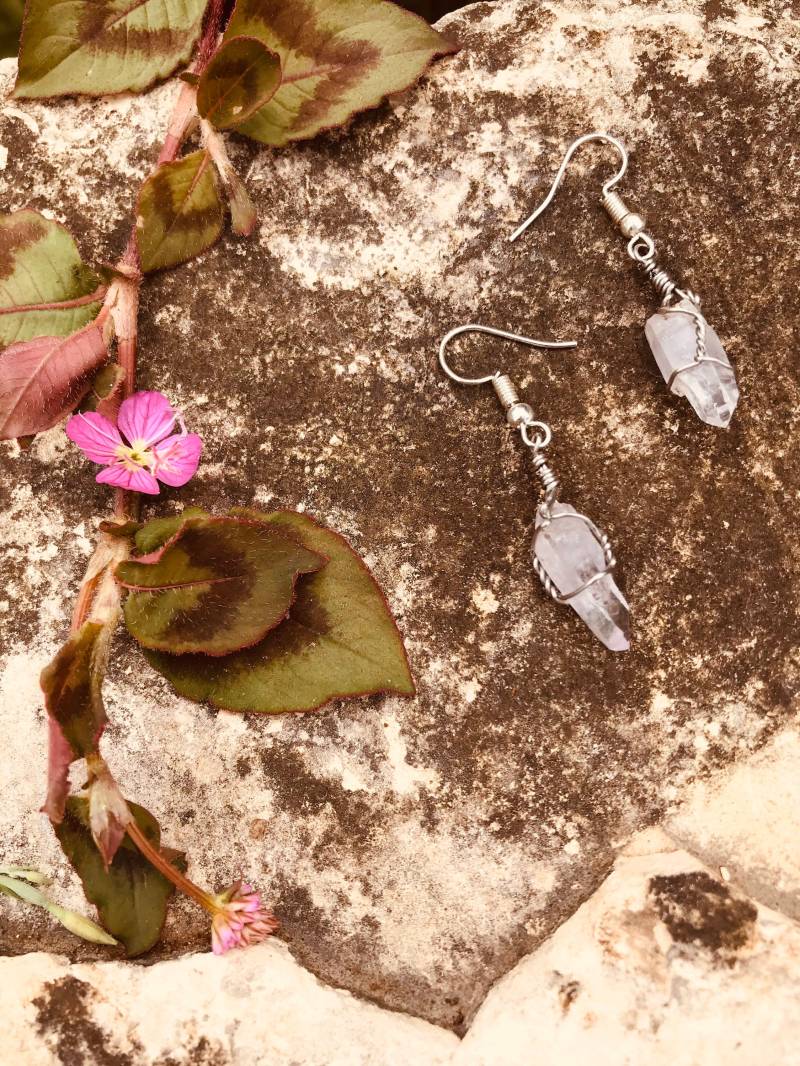 Beautyful Delicate Earrings Quarz Healing Crystal Light Chakra Balancing Jewelry Bergkristall Ohrringe Shining von TribaliGitana