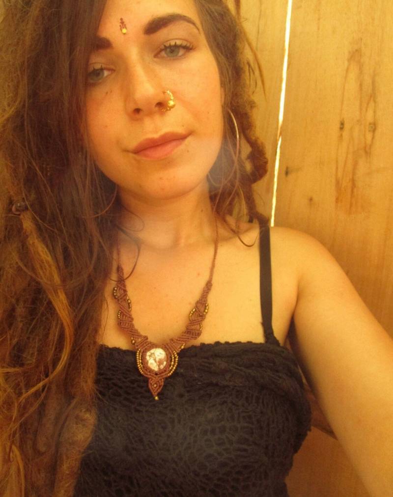 Free Flow Earthy Golden Red Jasper Sweet Bohemian Makrame Necklace von TribaliGitana