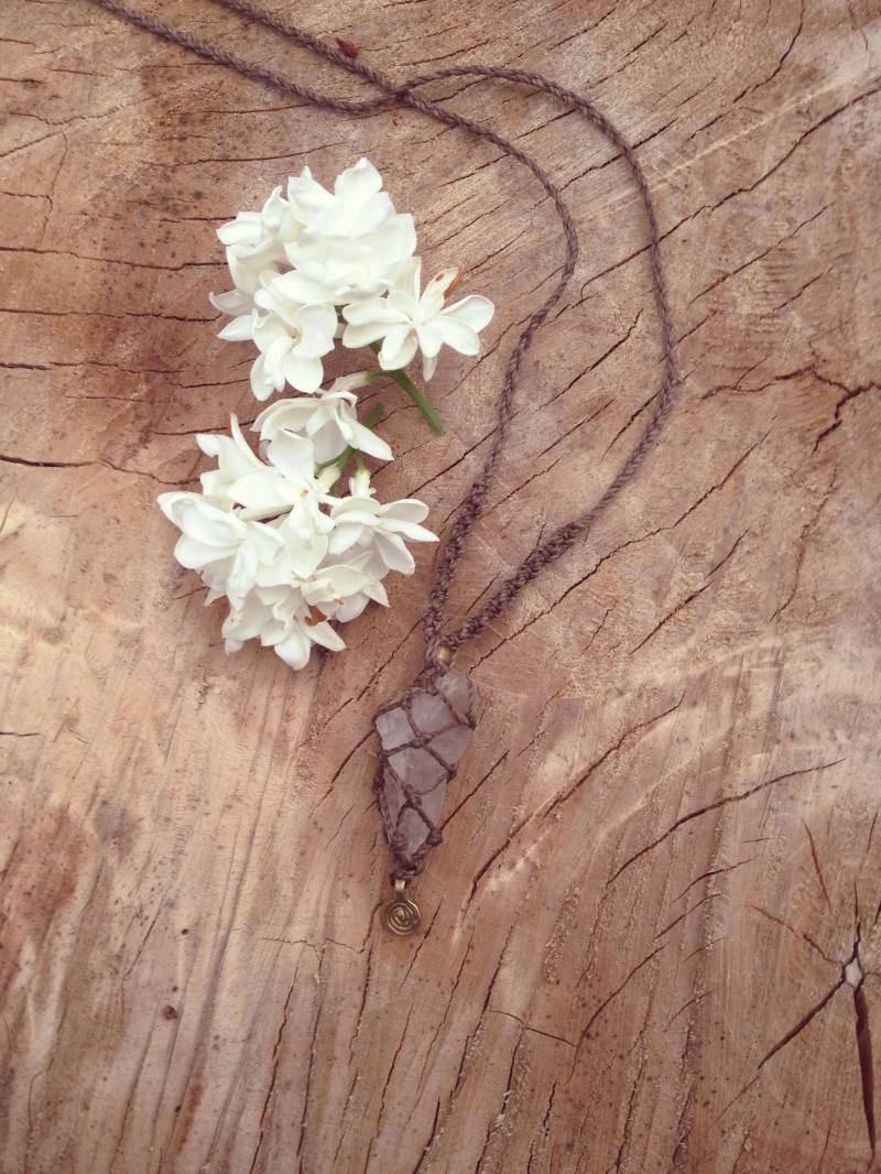 Harmony Vision Dream Healing Quarz Bergkristall Magic Crystal Bohemian Macrame Boho Gipsy Inner Balance Necklace Hippie Jewelry von TribaliGitana