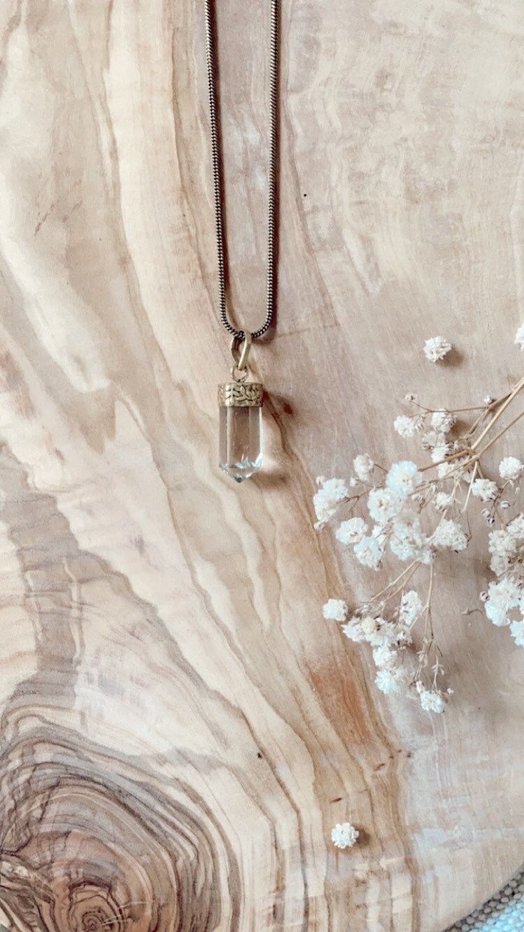 Natural Quarz Golden Simple Minimal Necklace Key Of The Heart Bergkristall Halskette von TribaliGitana