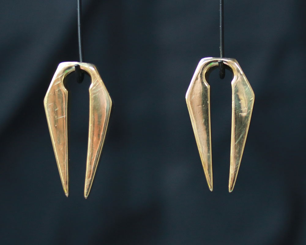 Einfache Ohrgewichte Aus Messing Im Einfachen Stil. Preis Pro Paar Einfache Ohrgewichte Aus Messing Im Einfachen Stil. Preis Pro Paar von Tribalisland