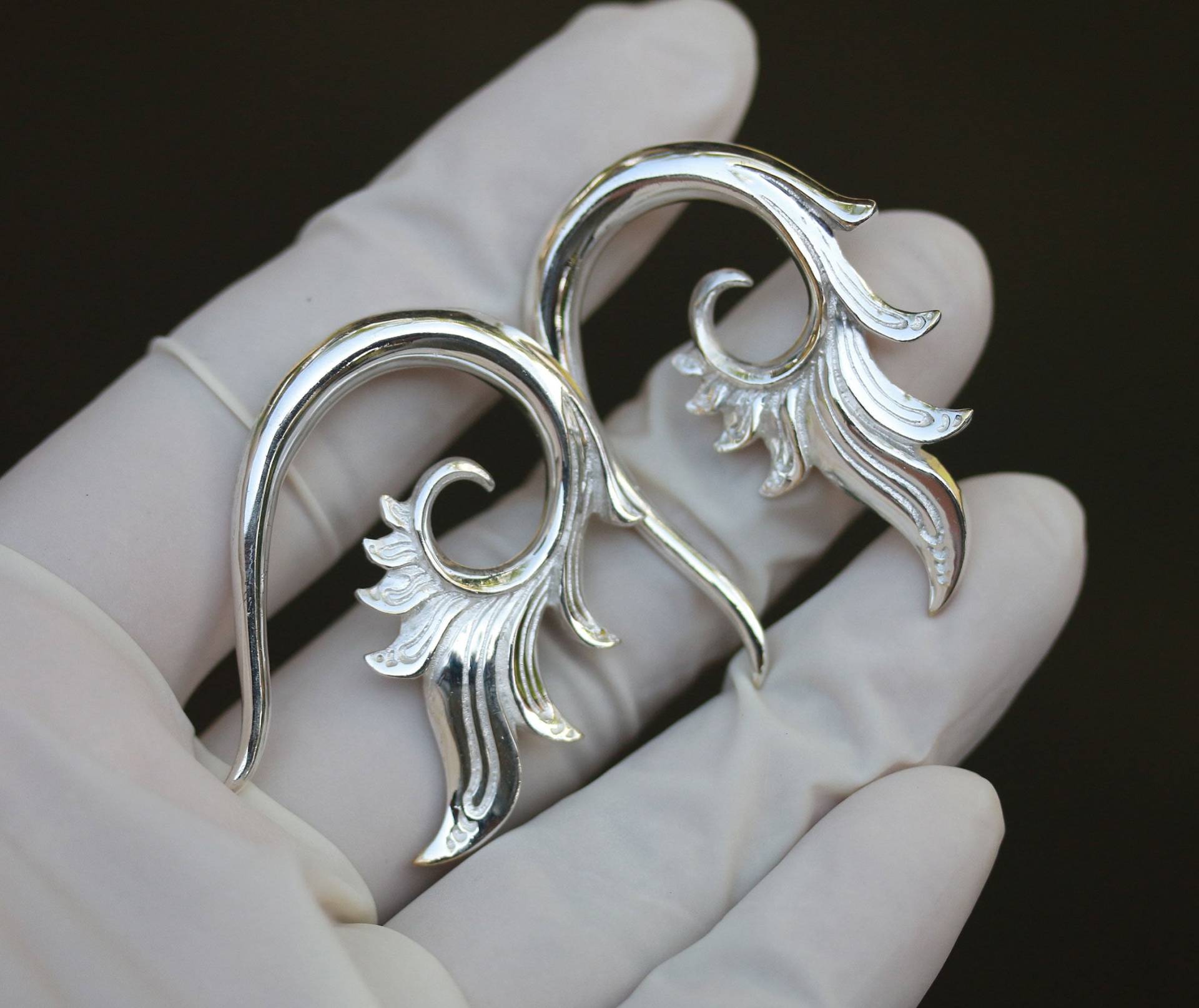 Florale Ohrgewichte Versilberte Messing Gauges | 4 Mm/6Ga Florale Ohrgewichte Versilberte Messing Gauges | 4 Mm/6Ga von Tribalisland