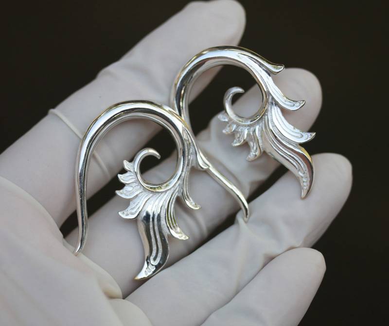 Florale Ohrgewichte Versilberte Messing Gauges | 4 Mm/6Ga Florale Ohrgewichte Versilberte Messing Gauges | 4 Mm/6Ga von Tribalisland