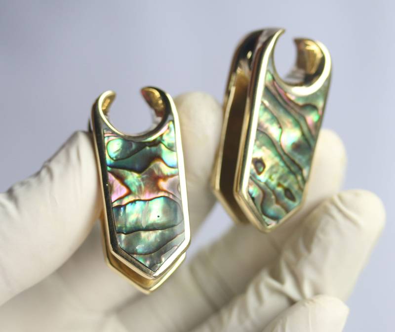 Messing Ohrgewichte Mit Abalone Inlay | Paar Messing Ohrgewichte Mit Abalone Inlay | Paar von Tribalisland
