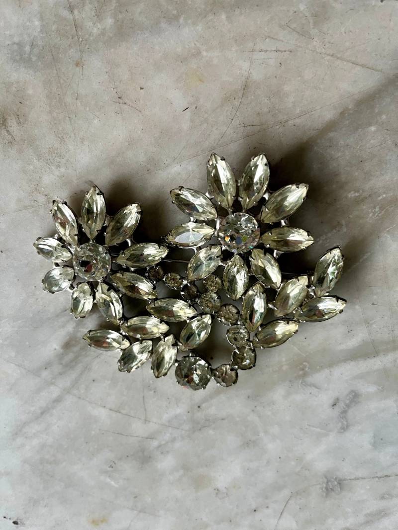 Spektakuläre Vintage 1950Er Jahre Brosche Mit Steinbesatz von TriciaLeonardVintage