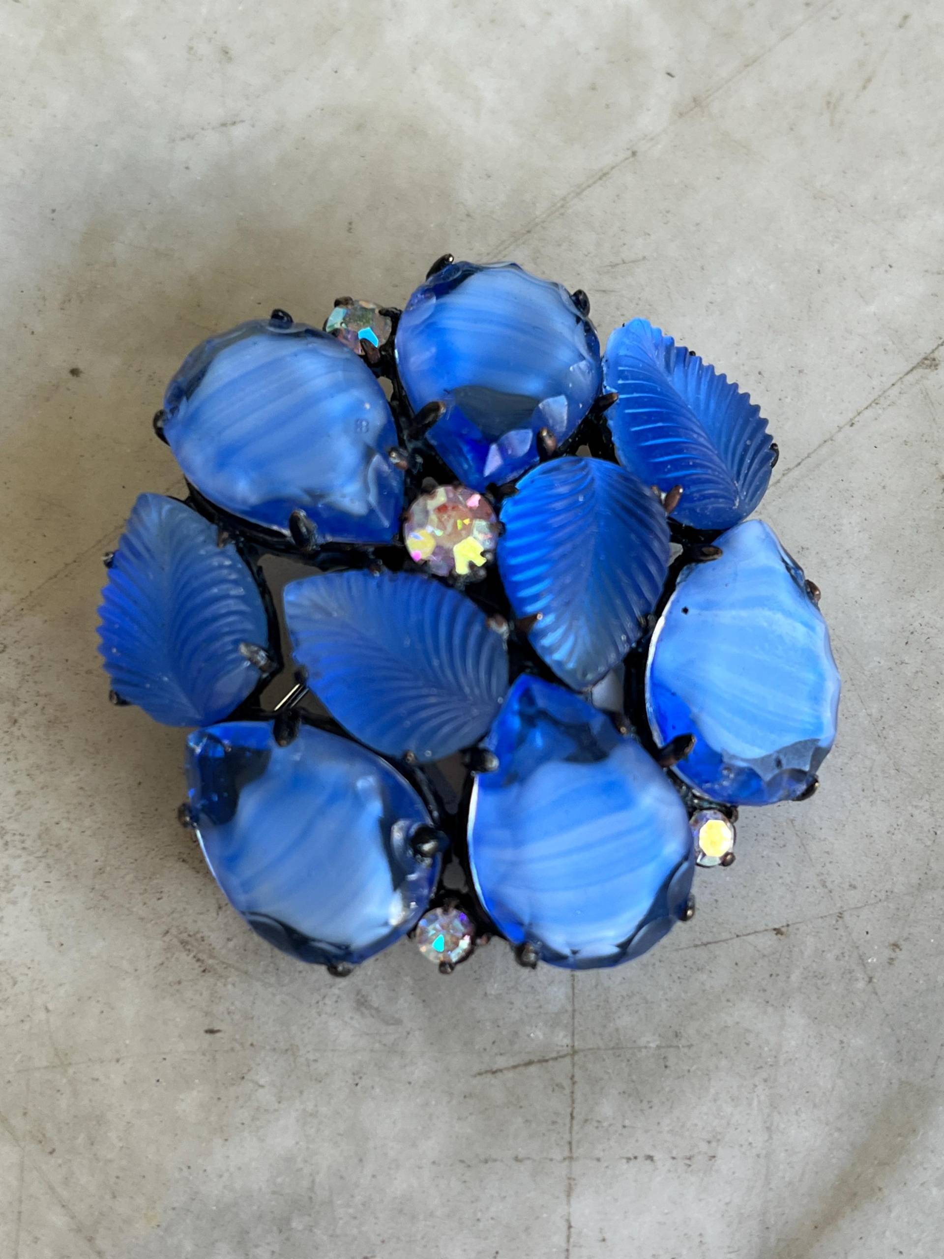 Vintage Neu Gablonz Blue Stone Set Brosche von TriciaLeonardVintage