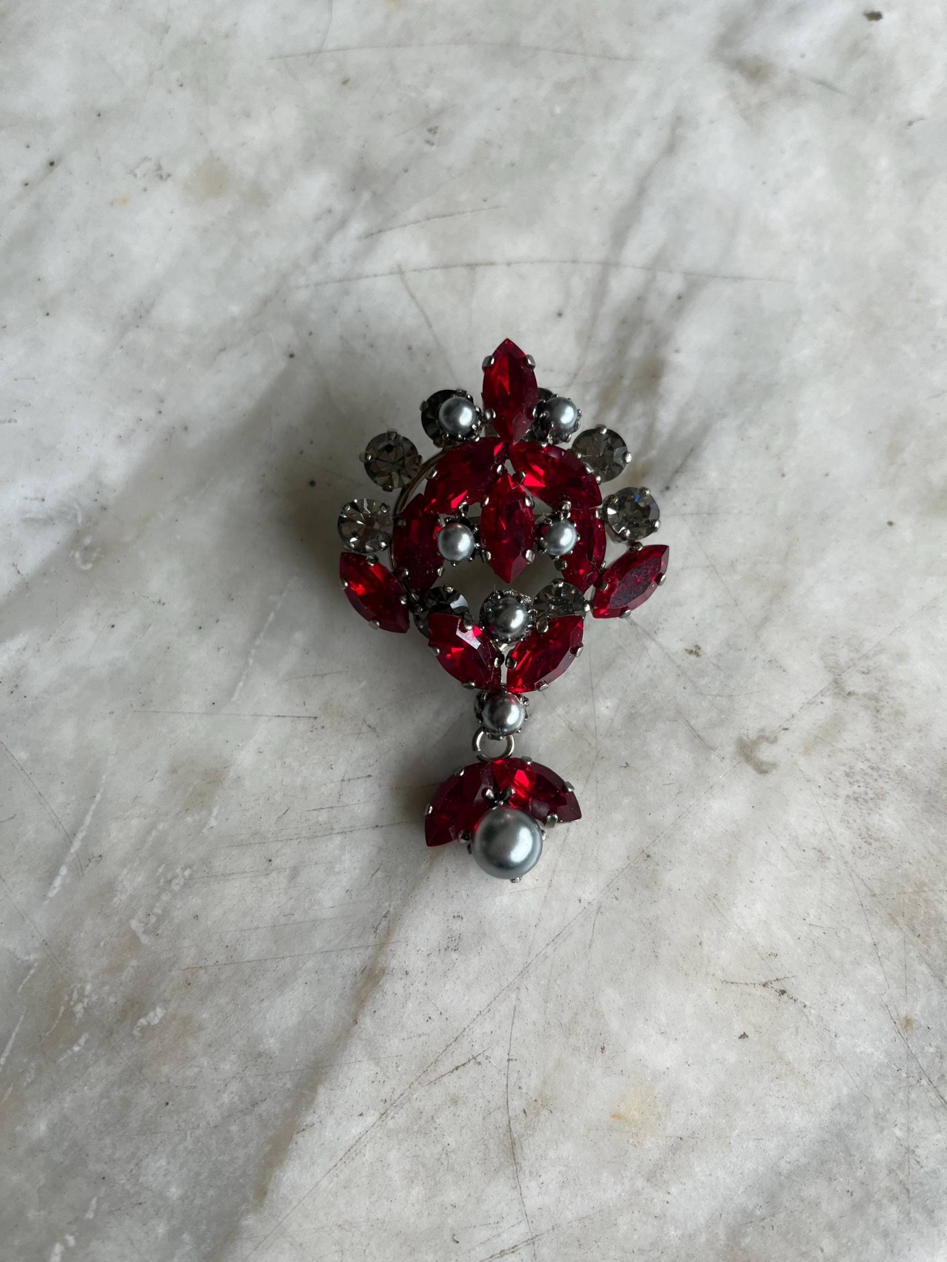 Vintage Rote Und Graue Stein Set Weiss Brosche von TriciaLeonardVintage