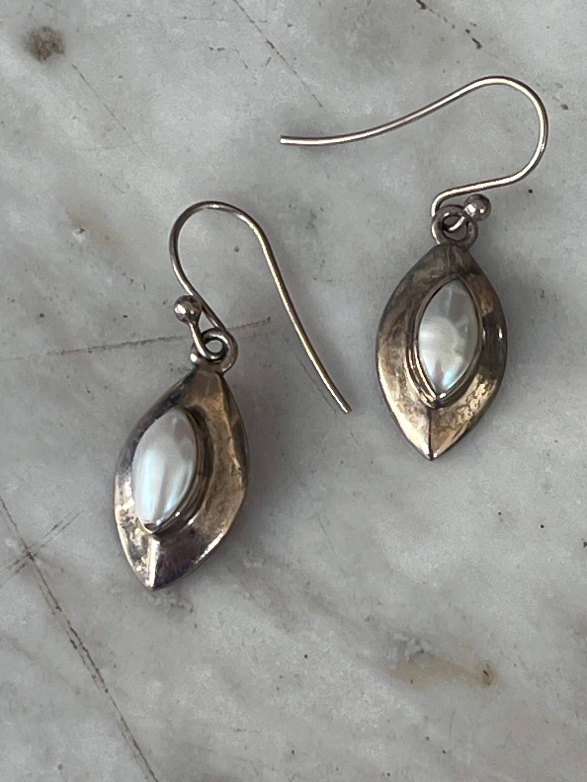 Vintage Sterling Silber Tropfen Ohrringe Mit Einer Perle Besetzt von TriciaLeonardVintage