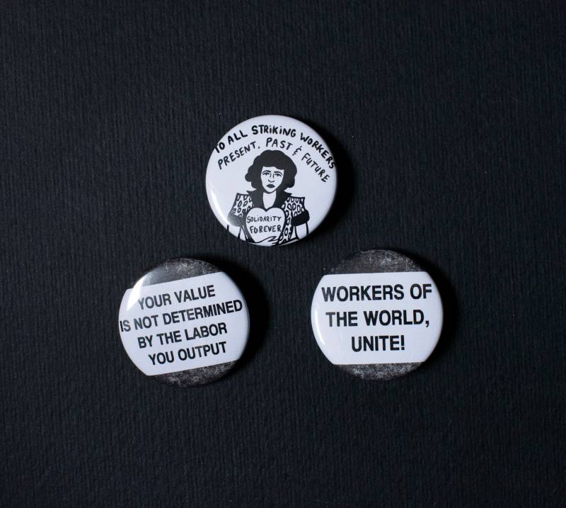 3Er Pack Pro-Worker Pins/Anstecker - 1 1/2 Zoll Pin Back Button 3 Profi Pinback Buttons Von Montreal Künstlerin Tricia Robinson von TriciaRobinsonShop