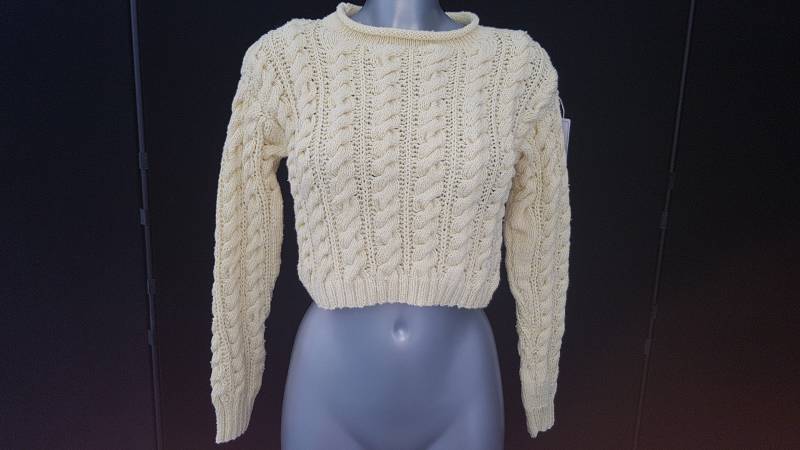 Kurzer Gelber Rollkragenpullover Aus Baumwoll-Seide-Mischgewebe, Größe 38, Handgestrickt Mit Zopfmuster Und Zierstich, Damen-Crop-Pullover von TricotDeBinouche