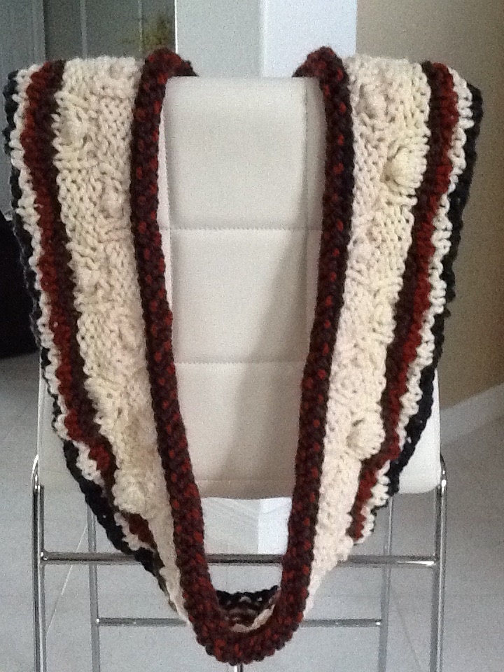 Handgemachte Gestrickte Lange Motorhaube Creme Braun Dunkelgrau Handgemachte Gestrickte Lange Motorhaube Creme Braun Dunkelgrau von TricotdaEsther