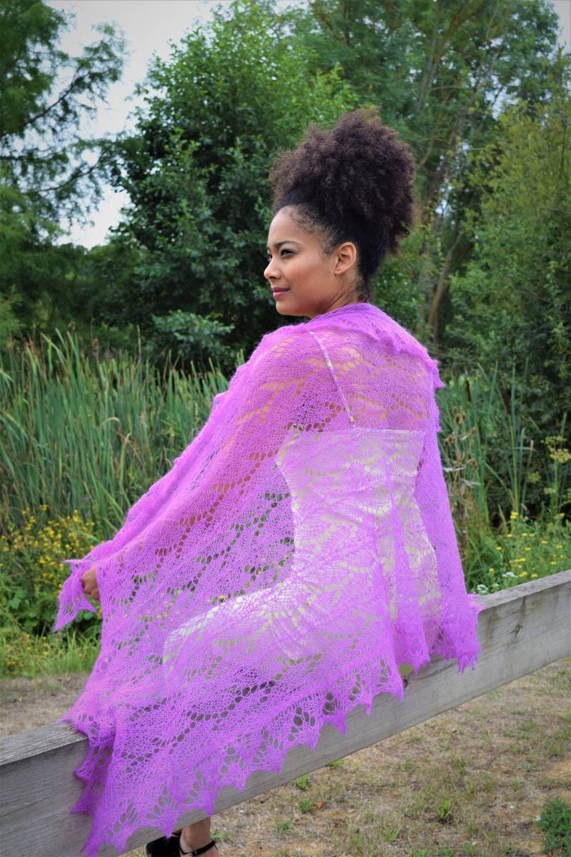 Handgestrickter Lila Mohair-Schal von TricoteArt