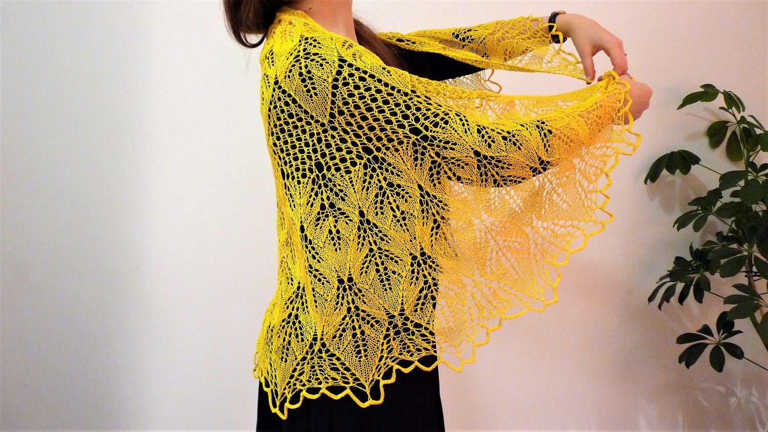 Handgestrickter Schal "Die Sonne" Aus Gelber Baumwolle von TricoteArt