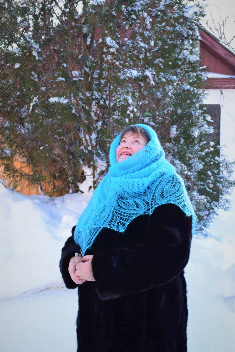 Schal Gezahnt "Kid Mohair Blau" Handgemachte Hellblau | Türkis Auf Seide von TricoteArt