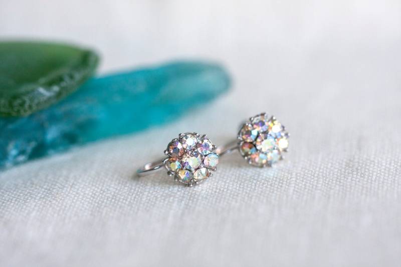 Vintage Irisierende Kristall Strass Blume Ohrringe Modeschmuck Vintage Irisierende Kristall Strass Blume Ohrringe Modeschmuck von TridentTrue