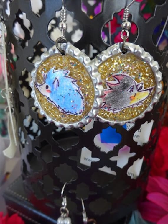 Igel, Sonic Der Igel Flaschenverschluss Ohrringe, Niedliche Ohrringe Perle Kronkorken, Videospiel-Ohrringe Igel, Sonic Der Igel Flaschenverschluss Ohrringe, Niedliche Ohrringe Perle Kronkorken, Videospiel-Ohrringe von TrientDesigns