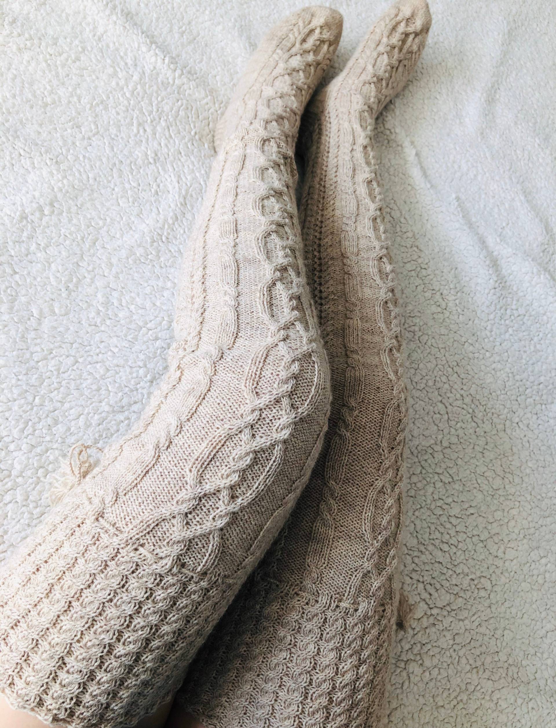 Handgestrickte Overknee-Socken Aus Wollmischung, Beige Zopfmuster | Größe 39-40Eu von TriinasHandmade