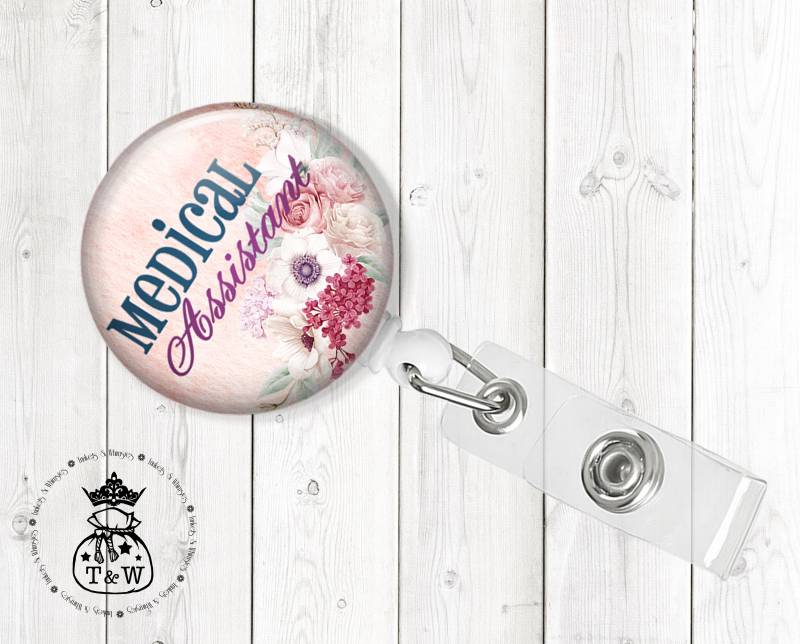 Ma Einziehbarer Ausweishalter | Arzthelferin Abzeichen Reel Ma Einziehbarer Ausweishalter | Arzthelferin Abzeichen Reel von TrinketsAndWhimsies