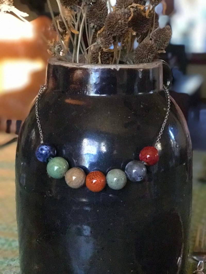 Clara. Mittlere Keramik Perlenkette von TrinketsByLynn