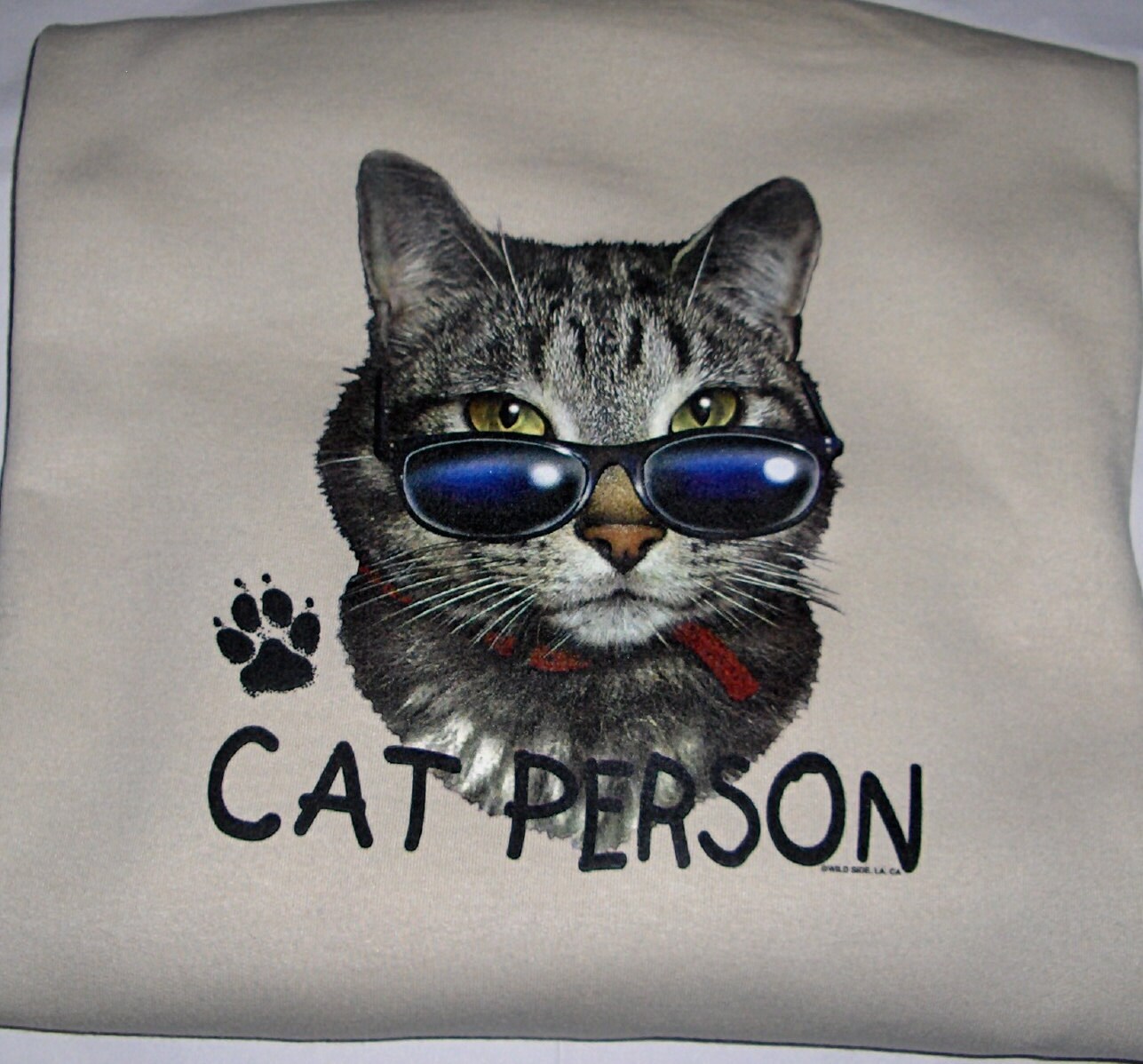 Cat Person Sand | Beige Sweatshirt Mit Rundhalsausschnitt Cat Person Sand | Beige Sweatshirt Mit Rundhalsausschnitt von TrinketsCrafters