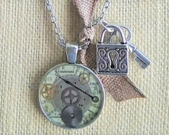 Halskette/steampunk Kostüm/Assemblage Halskette/Uhrenteile Halskette/Resin Halskette/steampunk Kostüm/Assemblage Halskette/Uhrenteile Halskette/Resin von TrinketsThroughTime