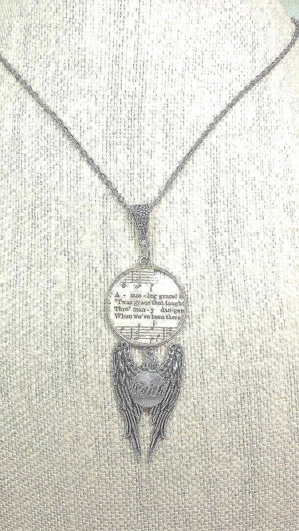 Religiöse Halskette/Amazing Grace Halskette/Engelsflügel Halskette/Harz Religiöse Halskette/Amazing Grace Halskette/Engelsflügel Halskette/Harz von TrinketsThroughTime