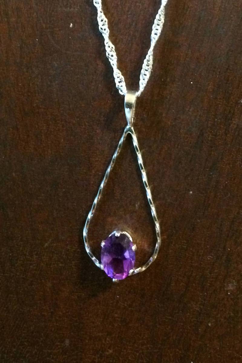 Amethyst Twisted Tropfen Sterling Silber Anhänger Amethyst Twisted Tropfen Sterling Silber Anhänger von TrinketsbyDori