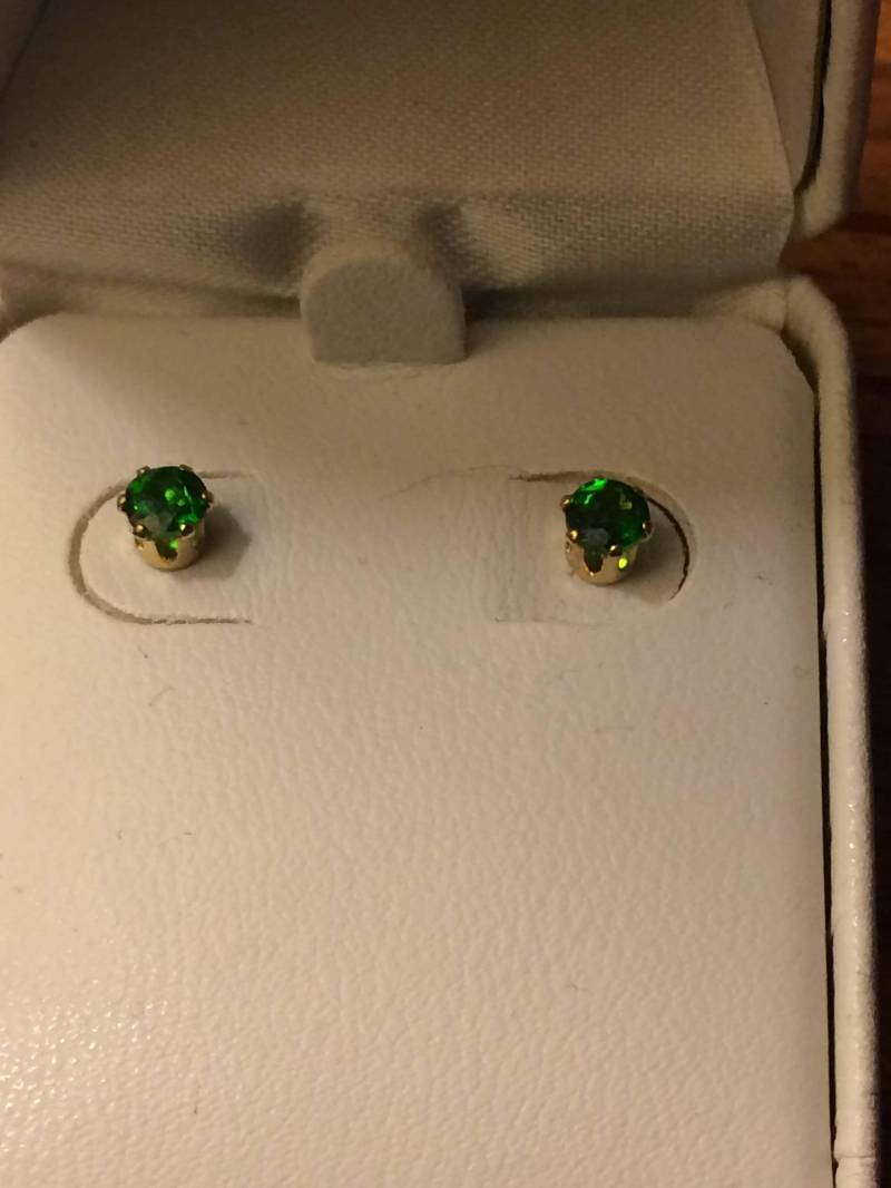 Natürliche Chrome Diopsid 14K Vergoldet Über Sterling Silber Ohrstecker Natürliche Chrome Diopsid 14K Vergoldet Über Sterling Silber Ohrstecker von TrinketsbyDori