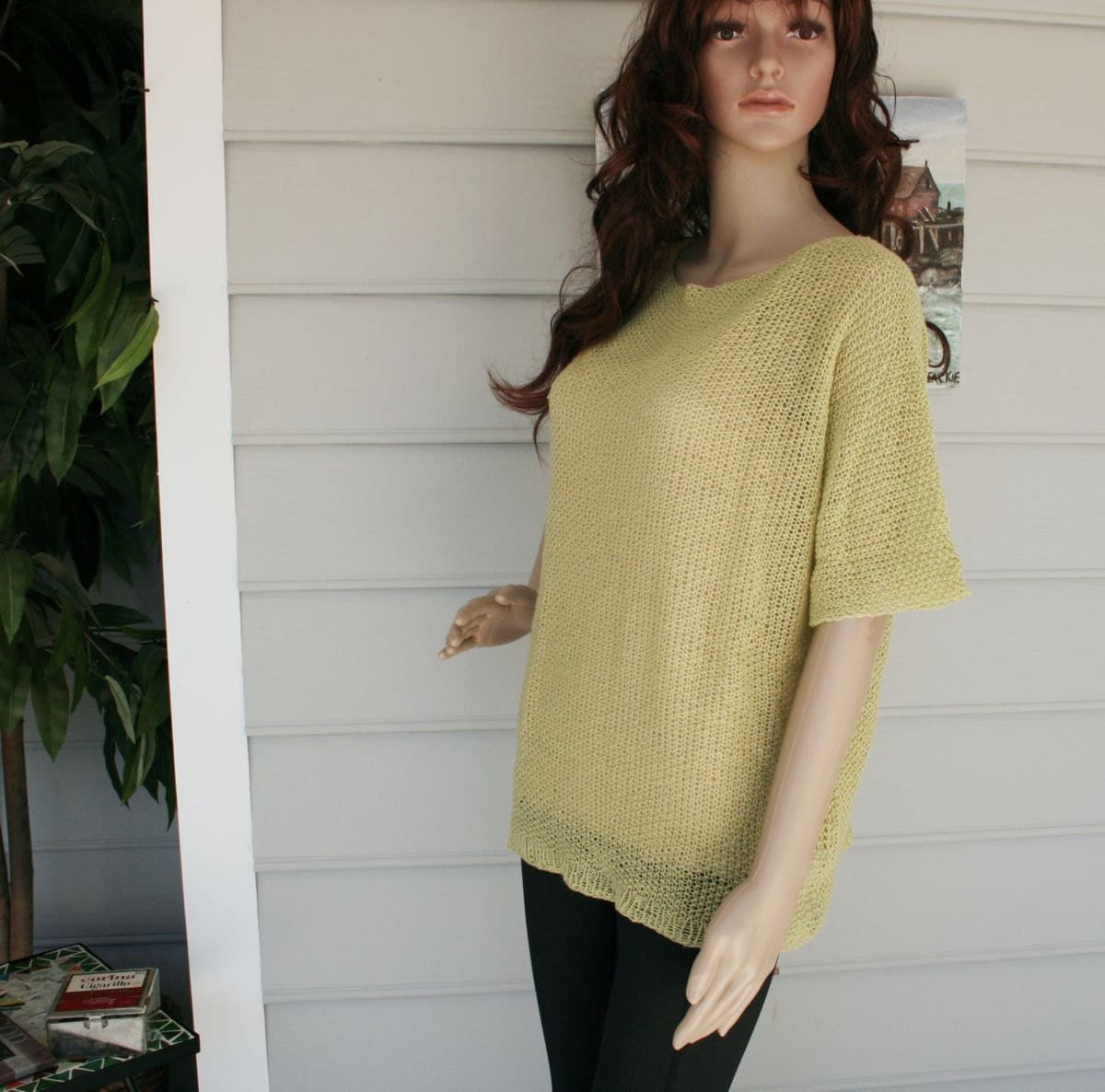 Hand Gestricktes T-Shirt, Das Luftig Und Leicht Ist. Eine Tolle Chartreuse Farbe, Die Von Tag Zu Nacht Geht von TrinksKnitting