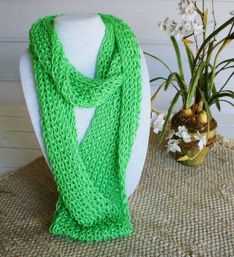 Von Grünen Äpfeln Träumend, Als Ich Diesen Wunderschönen Infinity Schal Hergestellt Habe. Handgewebter Webstuhl Gestrickt Und Perfekt Für Alle Größen Von Grünen Äpfeln Träumend, Als Ich Diesen Wunderschönen Infinity Schal Hergestellt Habe. Handgewebter Webstuhl Gestrickt Und Perfekt Für Alle Größen von TrinksKnitting