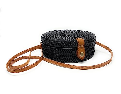 Trintura Rattan Tasche rund mit langem Leder Riemen geflochten Damen Korbtasche Umhängetasche Strohtasche Crossbody bag 20cm (schwarz) Trintura Rattan Tasche rund mit langem Leder Riemen geflochten Damen Korbtasche Umhängetasche Strohtasche Crossbody bag 20cm (schwarz) von Trintura