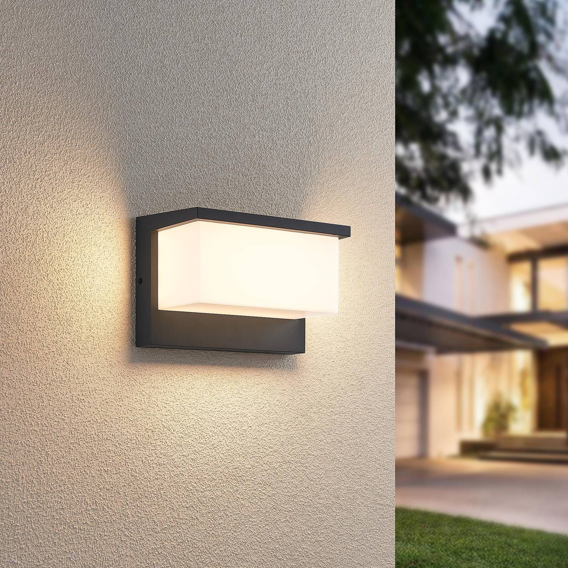 TRIO Leuchten LED Außen-Wandleuchte "NESTOS, Outdoor Wandlampe Hauswand IP54, LED 13W 1300 Lumen 3000 K", 1 flammig, Leuchtmittel LED-Board  LED fest integriert, LED Wandlampe Garten Terrasse Hauswand, Schirm Kunststoff Breite 23 cm von Trio Leuchten