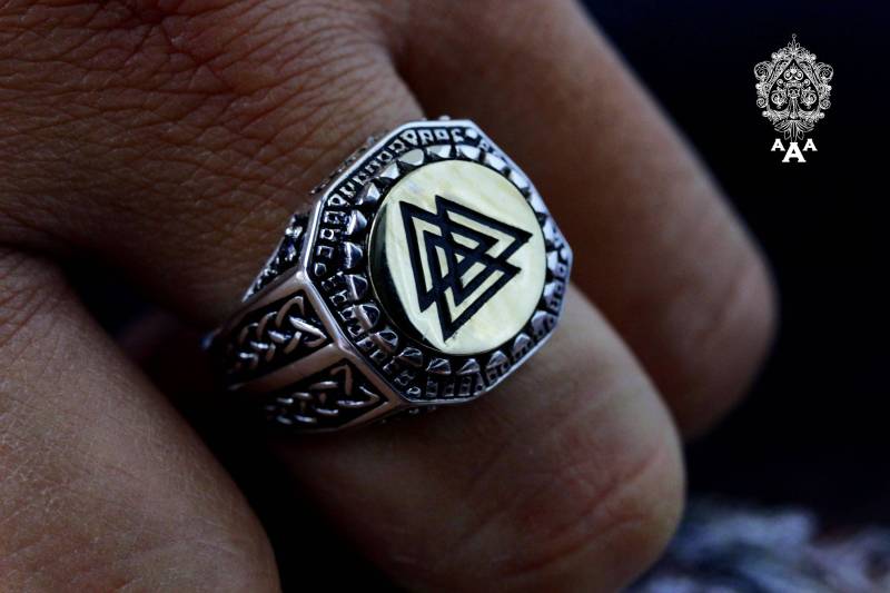 Valknut Ring, Valknut Wikinger Signet Ring, Wikinger Schmuck, Neues Design, Sterling Silber 925 Und Messing Schwarz Oxidierend von TripleAceStore