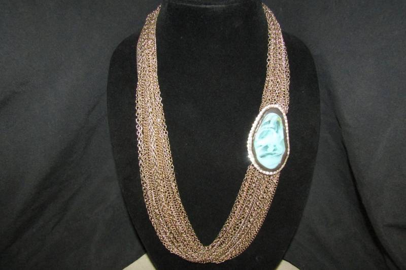 Vintage Layered Gold Ton Halskette Mit Kunststein von TripleRBoutique