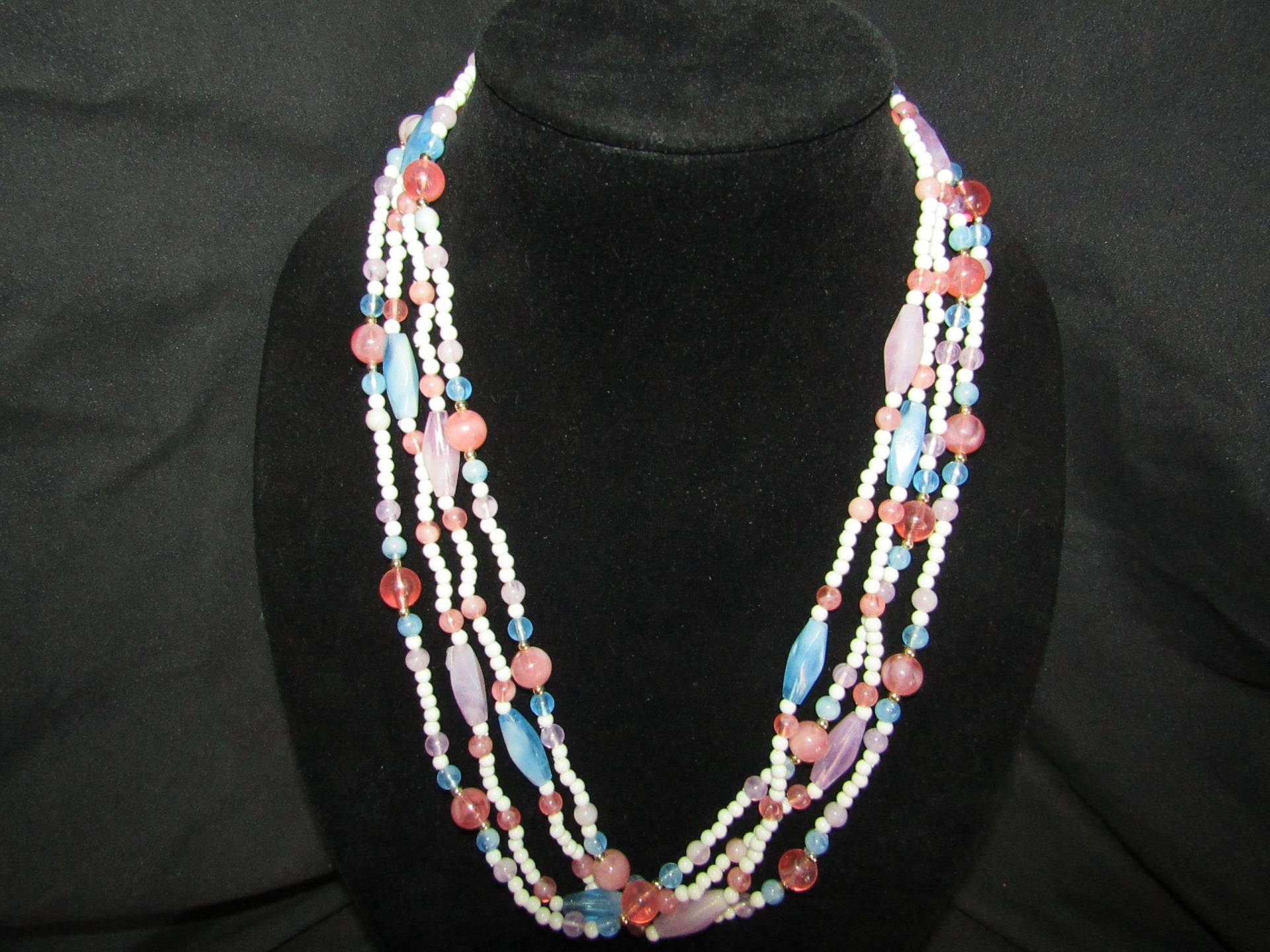 Vintage Pastell Perlen Multistrang Halskette von TripleRBoutique