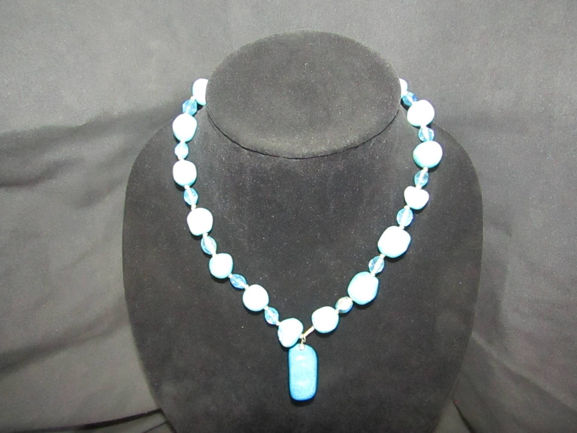 Vtg. Handgefertigte Tonperlenkette in Rotkehlchen Eiblau von TripleRBoutique