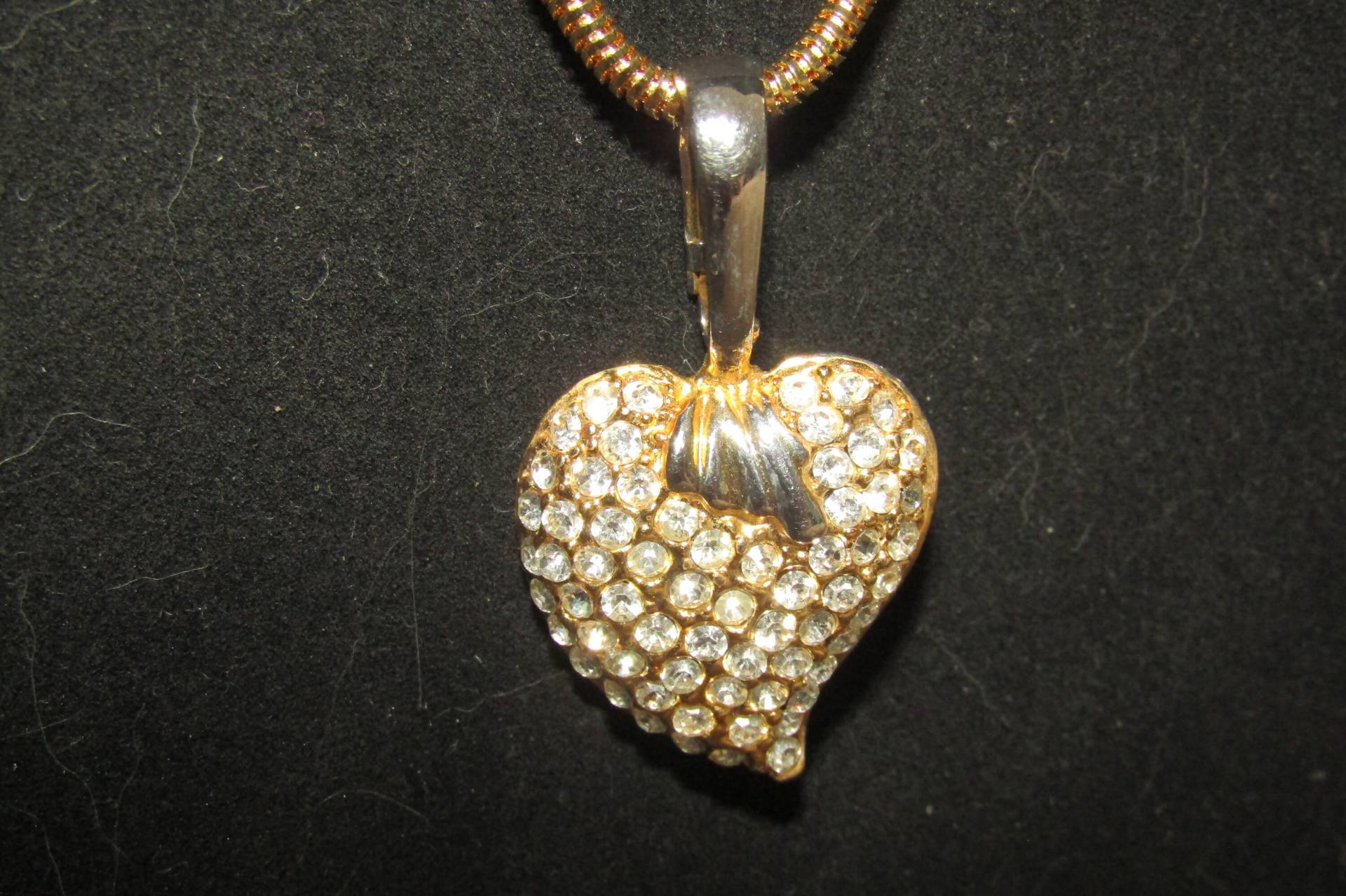 Vtg. Strass Herz Anhänger & Goldfarbene Seilkette von TripleRBoutique