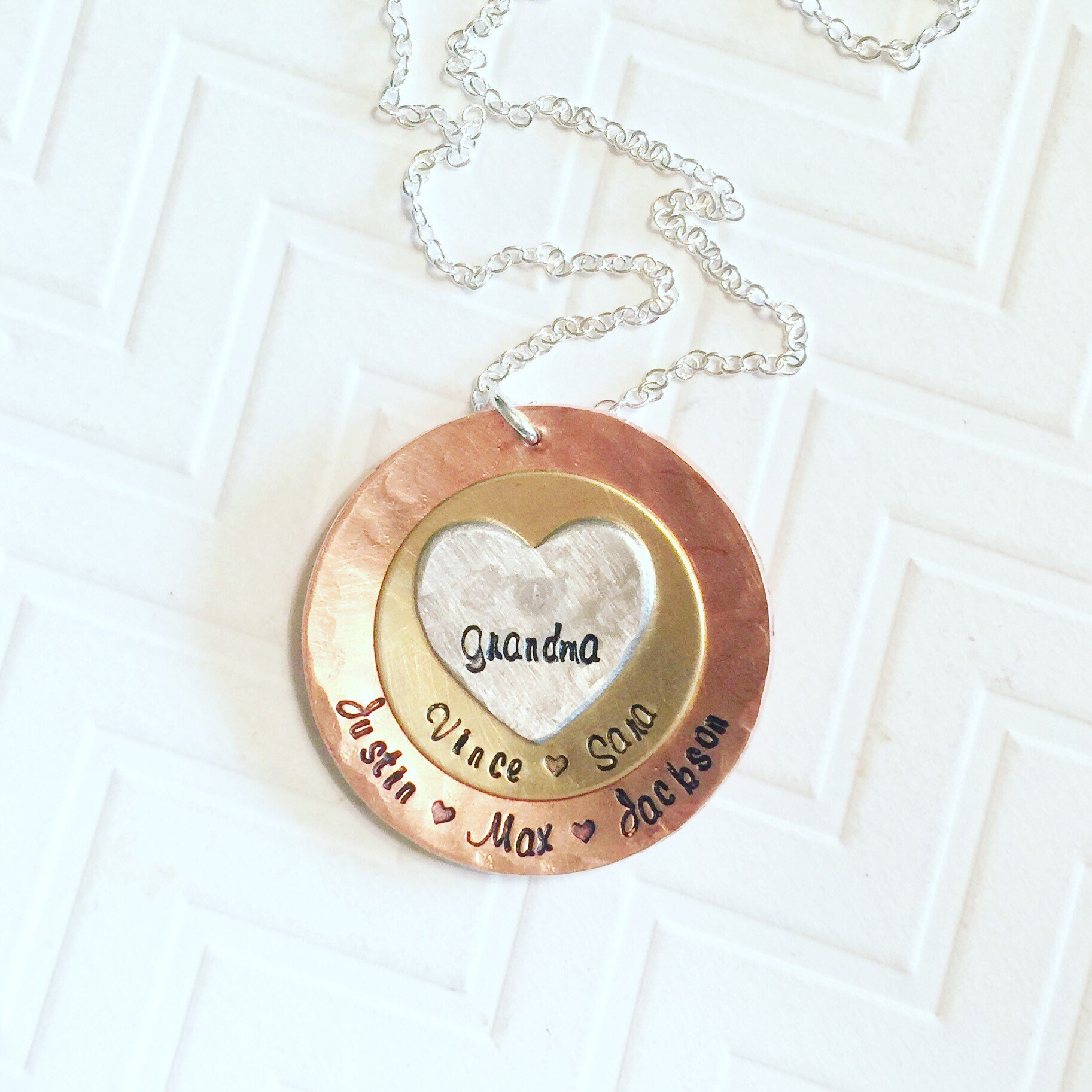 Oma Halskette - Grammy Namenskette Handgestempelte Personalisierte Geschenk Für Muttertagsgeschenk Oma Halskette - Grammy Namenskette Handgestempelte Personalisierte Geschenk Für Muttertagsgeschenk von TristarCustomDesigns