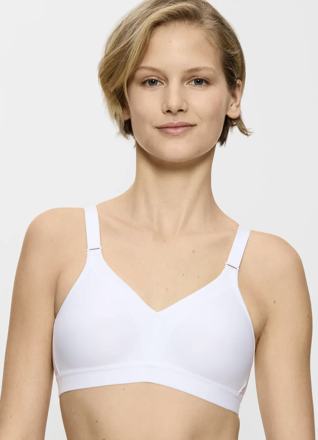 Triumph Triaction Wellness Sport-BH für leichte Beanspruchung, Cup B, Weiss, Größe 75 von Triumph