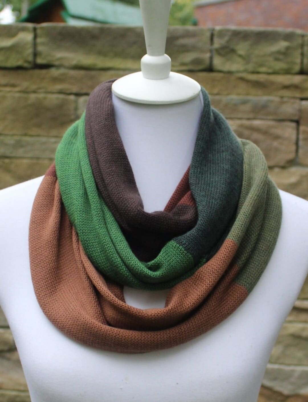 Loop Merino Schlauchschal Multicolor Männerschal Accessoires Wolltuch Dreieckstuch Brautstola Schal Strickschals Männerschals Loop Merino Schlauchschal Multicolor Männerschal Accessoires Wolltuch Dreieckstuch Brautstola Schal Strickschals Männerschals von TrivunaDieStrickerin