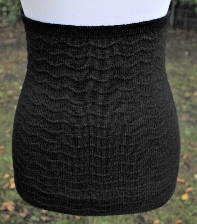 Nierenwärmer Schwarz Minirock Hüftwarmer Cacheur Wolle Röcke Gürtel Hüflgold Damen Rocke Dreieckstuch Strick Kleidung Frauen von TrivunaDieStrickerin