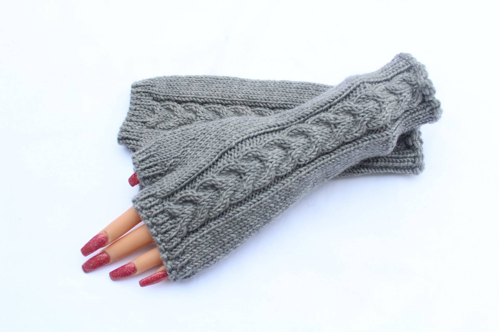 Pulswärmer 4 Farben Merino Armstulpen Wollstulpe Strickstulpe Armwärmer Damenstulpe Fäustlinge Handschuhe Accessoires Pulswärmer 4 Farben Merino Armstulpen Wollstulpe Strickstulpe Armwärmer Damenstulpe Fäustlinge Handschuhe Accessoires von TrivunaDieStrickerin