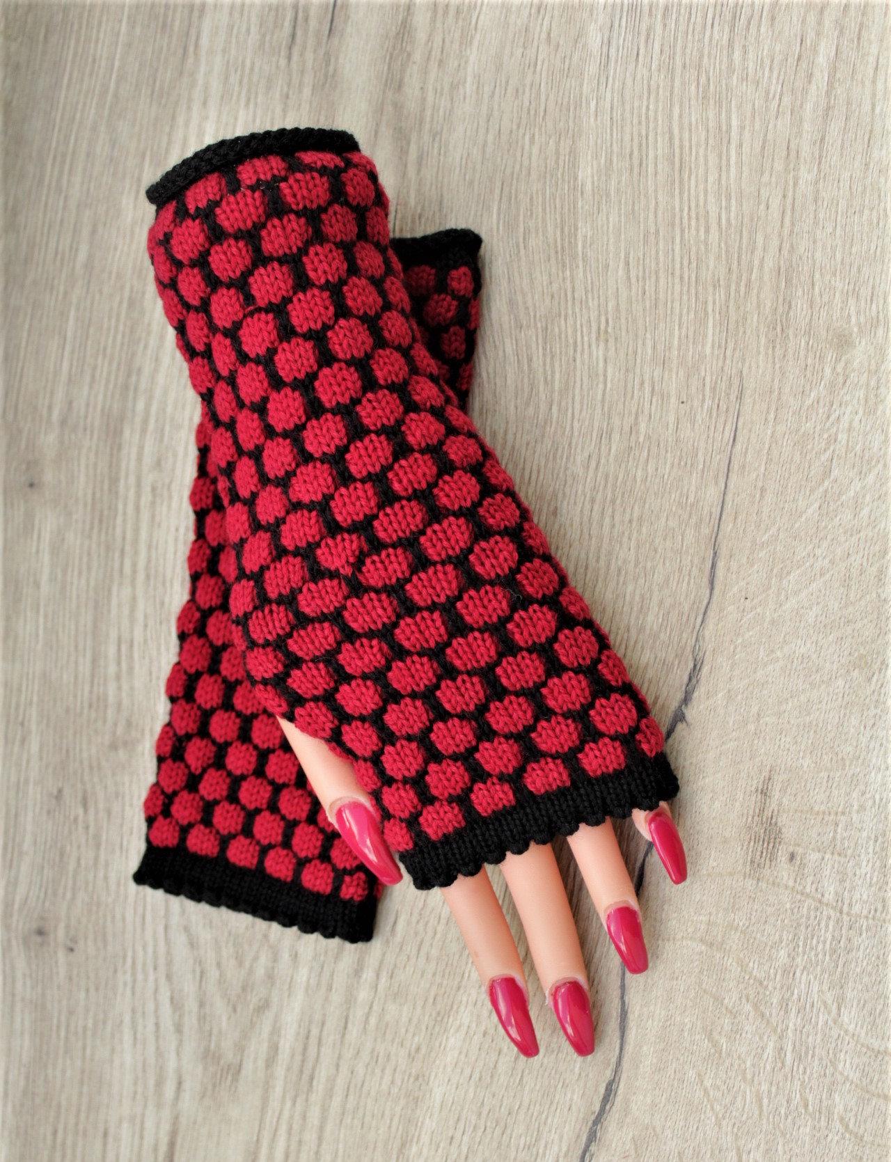 Pulswärmer 5 Farben Merino Armstulpen Wollstulpe Handstulpe Stulpe Strickstulpen Armwärmer Damenstulpe Fäustlinge Accessoires Dam Pulswärmer 5 Farben Merino Armstulpen Wollstulpe Handstulpe Stulpe Strickstulpen Armwärmer Damenstulpe Fäustlinge Accessoires Dam von TrivunaDieStrickerin