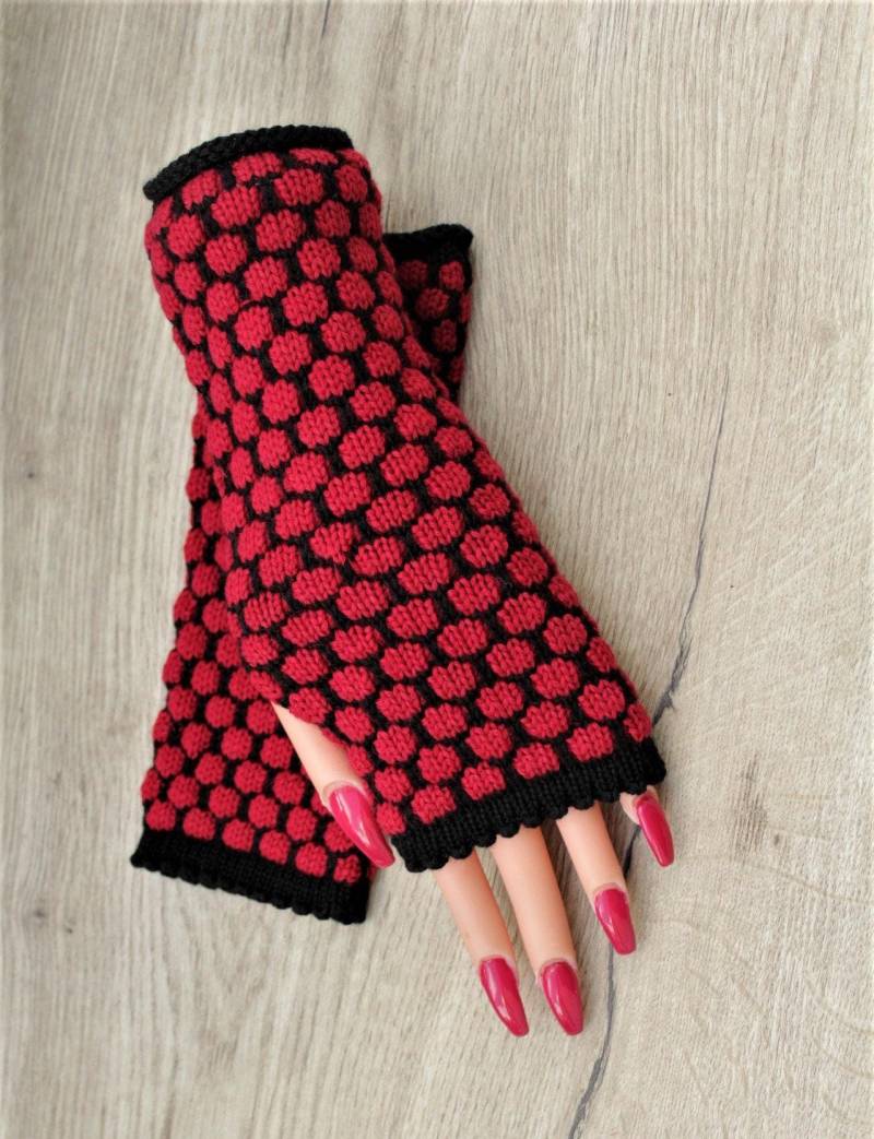 Pulswärmer 5 Farben Merino Armstulpen Wollstulpe Handstulpe Stulpe Strickstulpen Armwärmer Damenstulpe Fäustlinge Accessoires Dam Pulswärmer 5 Farben Merino Armstulpen Wollstulpe Handstulpe Stulpe Strickstulpen Armwärmer Damenstulpe Fäustlinge Accessoires Dam von TrivunaDieStrickerin
