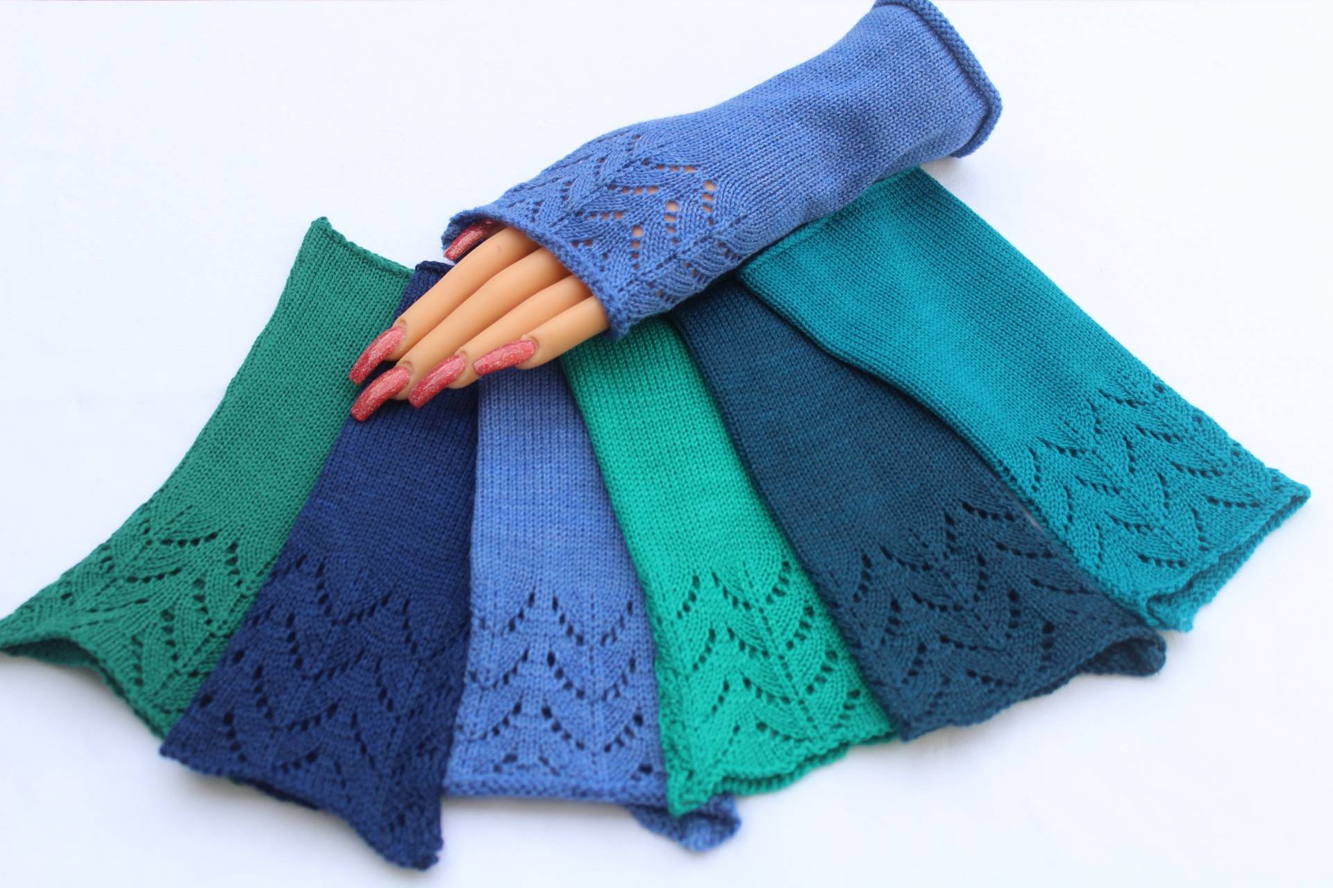 Pulswärmer Merino 10 Farben Armstulpen Wollstulpe Handstulpe Strickstulpe Armwärmer Damenstulpe Fäustlinge Hadschue Accessoires Pulswärmer Merino 10 Farben Armstulpen Wollstulpe Handstulpe Strickstulpe Armwärmer Damenstulpe Fäustlinge Hadschue Accessoires von TrivunaDieStrickerin